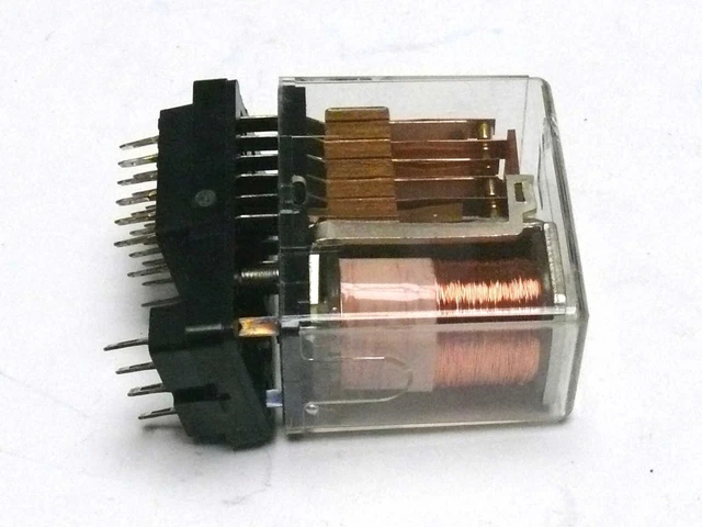 thumbnail image 2 of Siemens V23054-E0019-B133 Comb Relay Nr385 – 12-31V 6 Switch (Open Box) 2 of 6