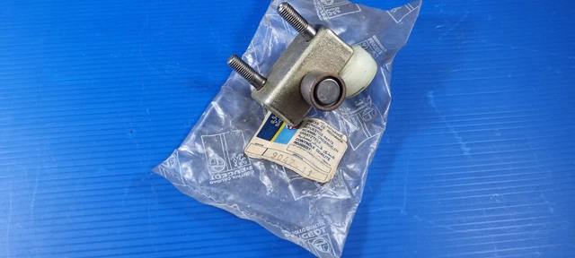 Support + galets supérieur de glissière de porte coulissante avant PEUGEOT J7 J9
