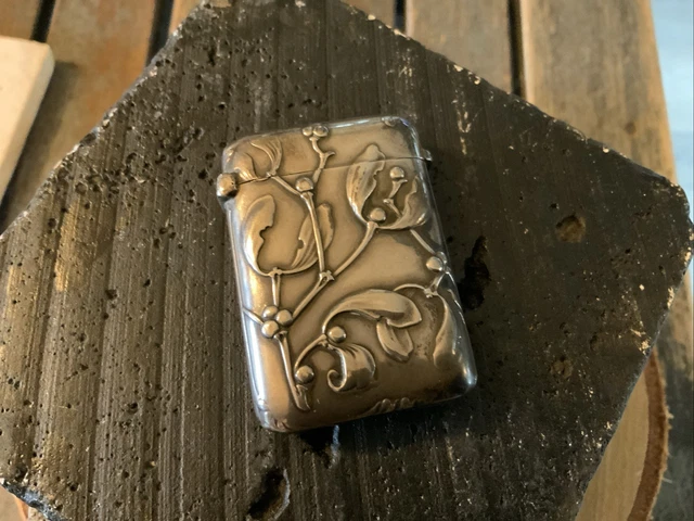 Broche Ancienne Art Déco Porte-bonheur - Motif Gui En Métal Noirci, Occasion Très Bon état