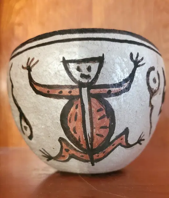 Historic Native American Zuni Pottery Bowl