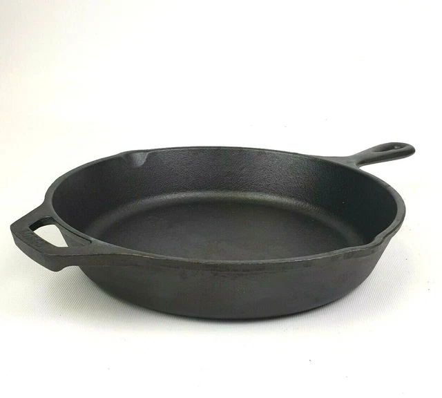 VTG 10" Lodge Round Cast Iron Pan Skillet 8SK Double Spout 2 Handles Heat Ring