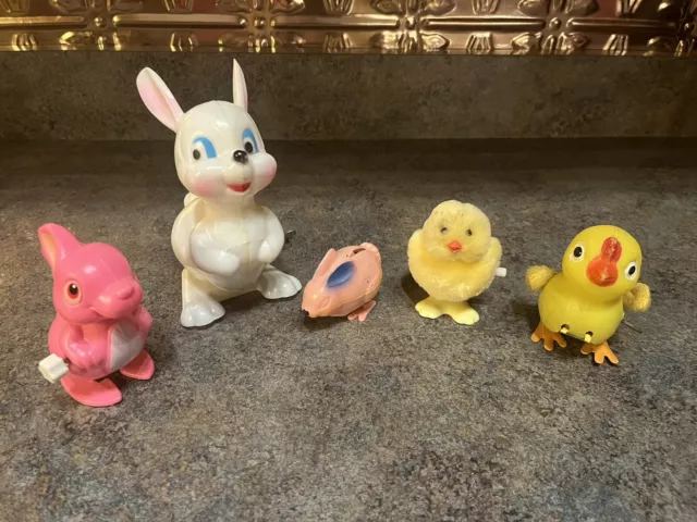 Lot Of 5 Vintage EASTER Wind-up  Plastic Hopping Bunny’s. Easter Unlimited