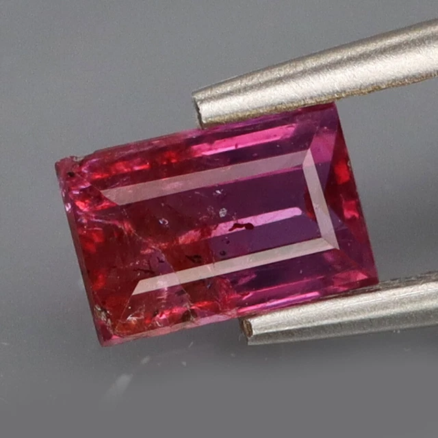0.64Ct.UNHEATED! Precious Gem&Best Color Natural Ruby Winza,Tanzania