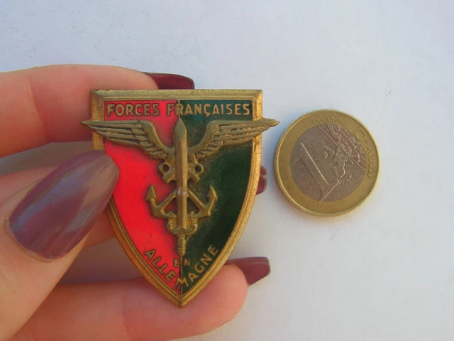 MÉDAILLE, BROCHE, PUCELLE, insigne militaire Régiment de la Légion EUR