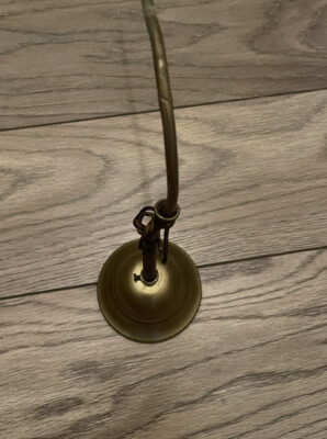 Plafonnier Napoléon 3 armature tôle laque et oeuf en verre ciselé
