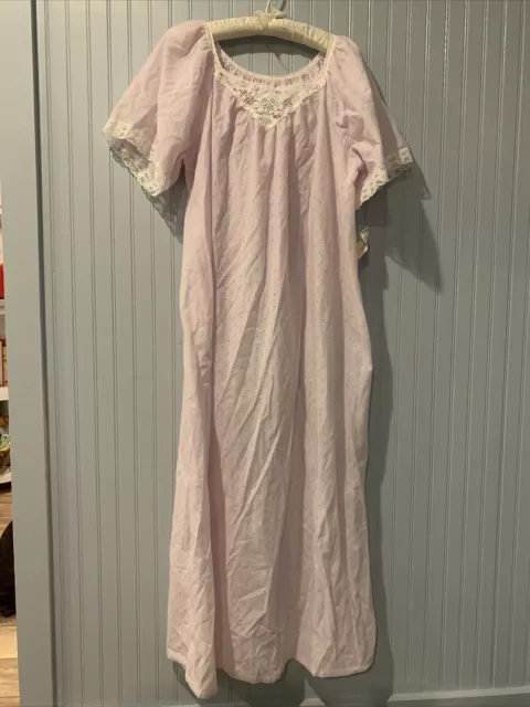Deena vintage  soft lavender short sleeve long nightgown size M~NWT~~~A5