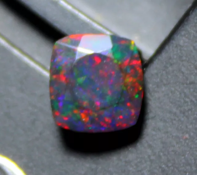 Äthiopische Schwarz Multi Feuer Opal Natürlich Lose Edelstein Facettiert Cut 0.9