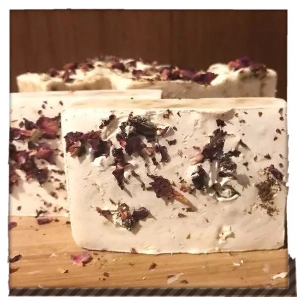 Handmade/Natural/Goats Milk & Rose Soap