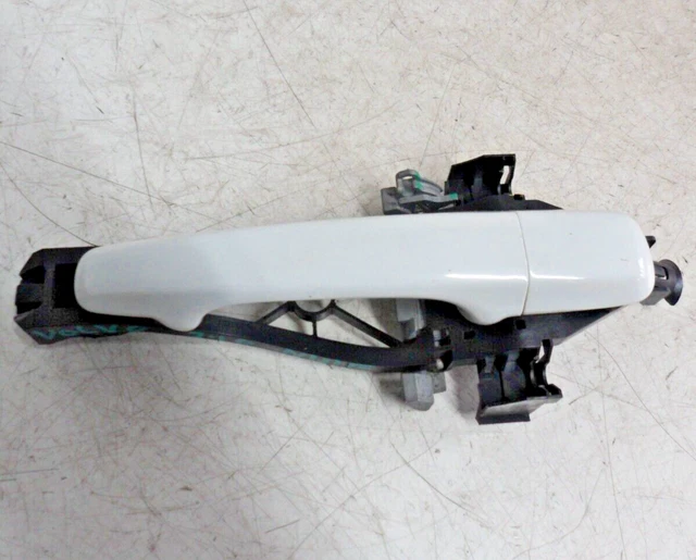 Volvo V50 2010 Nsf Passenger Side Front Exterior Door Handle Ice White 614