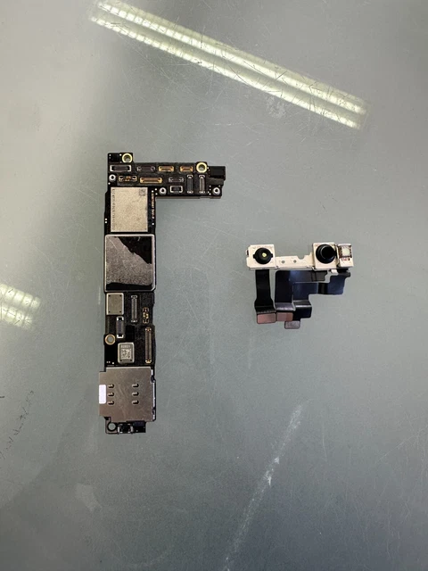 Carte mère iphone 12 MINI / Bloqué Icloud / s'allume pas