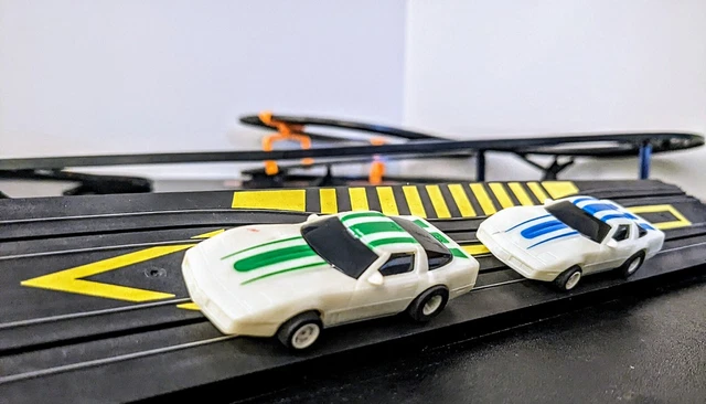 2 Vintage Tyco Magnum 440-X2 Corvette Nite-Glow Slot Cars Green Blue