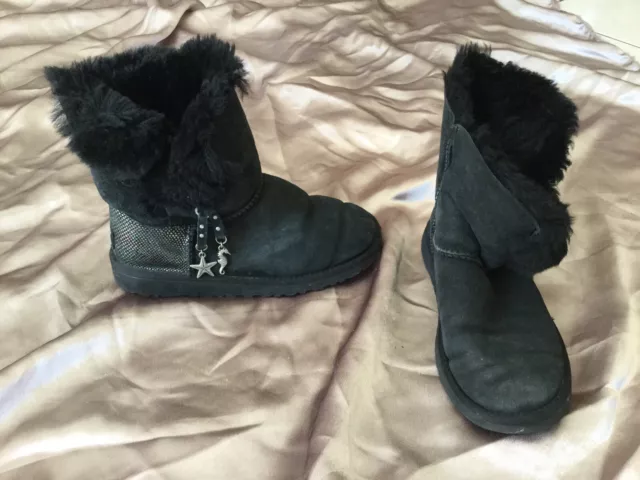 Bottines boots UGG noires pointure 34