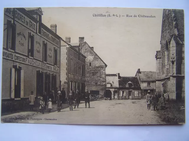 CPA 28 Châtillon rue Châteaudun café engrais bonneterie Carte postale Eure Loir