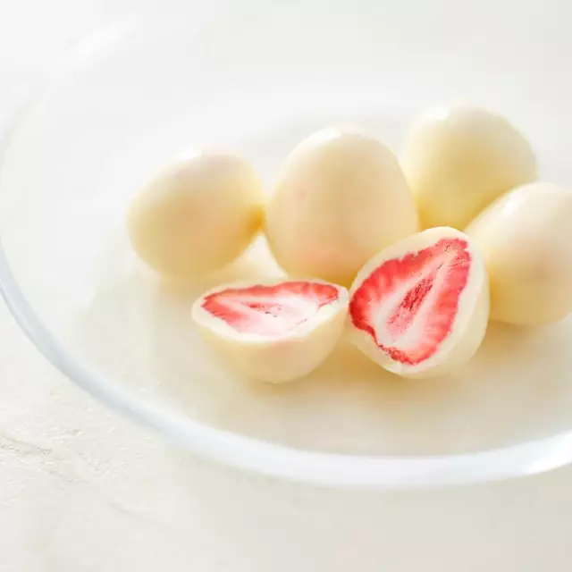 White Chocolate Coated Strawberry 50g Japanese Candy Sweets Treats Washoku MUJI