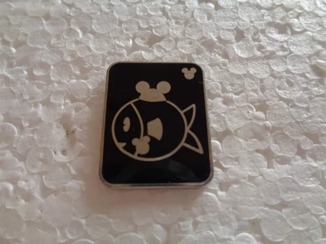 Disney Hidden Mickey issued rare metal lapel pin