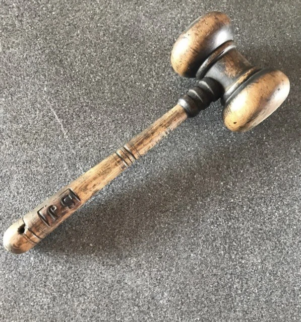 marteau maillet de juge ou de commissaire-priseur en bois déco vintage