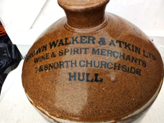 Old Brown Walker & Atkin Wine & Spirit Merchants Large Stoneware Bottle Flagon 2