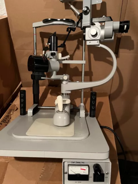 Pre- Owned Carl Zeiss Slit Lamp with Haag Streit 870 Tonometer 2