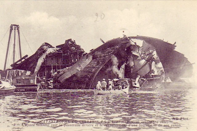 CPA 83 TOULON MARINE MILITAIRE Catastrophe du LIBERTE 1911 Renversement Tourelle