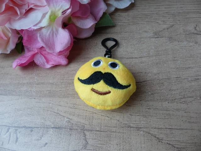 Bijou de Sac ou de Téléphone Peluche Moustache -  Bijoux des Lys