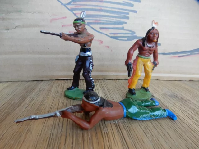 3 Ddr Cowboys & Indianer Gummi Figuren Professionell Repariert / Neu Gestaltet 3