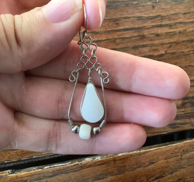 Boucles d'oreilles angulaires en fil d'argent blanc coquille d'os fil sud-américain ethnique boho hippie 2