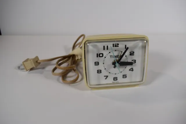 Vintage Electric Alarm Clock Model Timex #7369A Beige USA