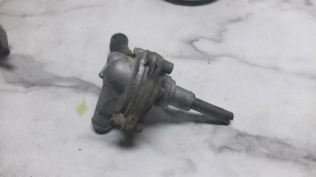 08 Honda FSC600 FSC 600 D Silverwing Moteur Pompe à Eau