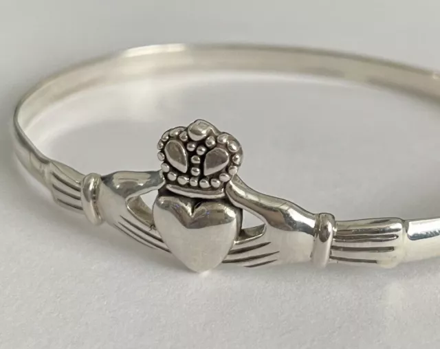 Brand New Sterling Silver Claddagh Bangle 7cm Wide.