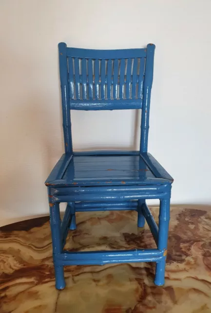 Petite  CHAISE en ROTIN pour  POUPÉE  ANCIENNE