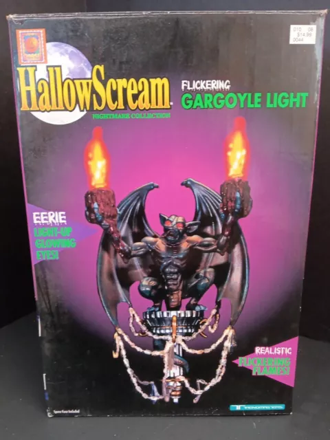 Working HallowScream Trendmasters Flickering Gargoyle Sconce Light Spooky Decor