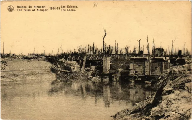 CPA MILITAIRE Ruines de Nieuport-Les Ecluses (316440)