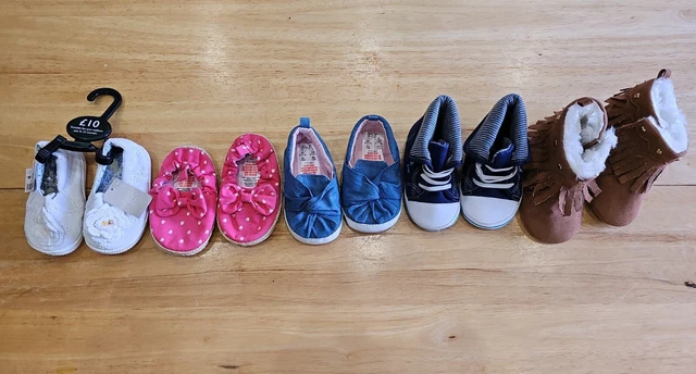 Pacchetto scarpe/stivali in pelliccia per bambina 6-12 m Next F&F Primark nuovissimo 99 p Start