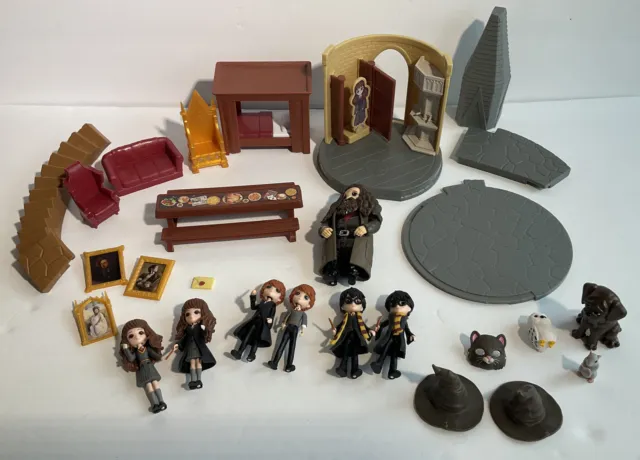 Wizarding World of Harry Potter Hogwarts Castle Figures Replacement Parts Lot