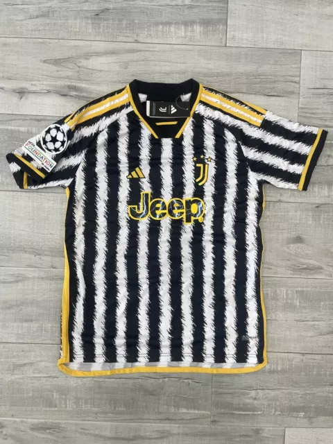 Juventus Home 23/24 Football  Soccer Jersey Medium Size CHIESA #7 UCL Patches