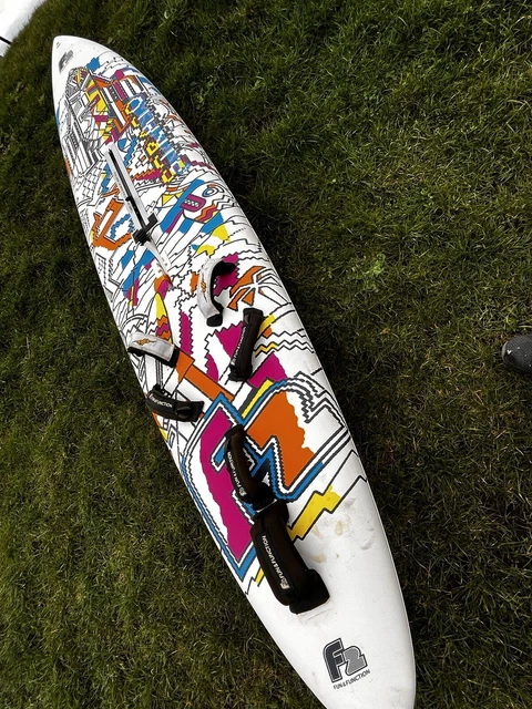 F2 Strato windsurfing board in VGC 340x64cm 187litres 12.8kg