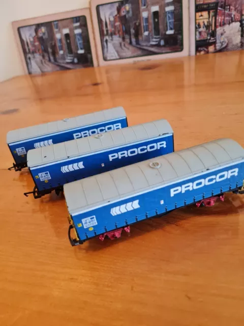 pre owned hornby wagons oo gauge procor blue plastic wagons x3 pva