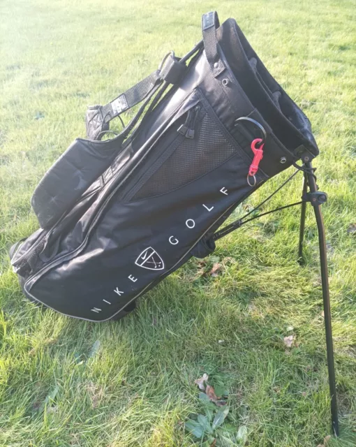 Nike Golf Standtasche Ozzi Doppelriemen mit Regenbezug schwarz