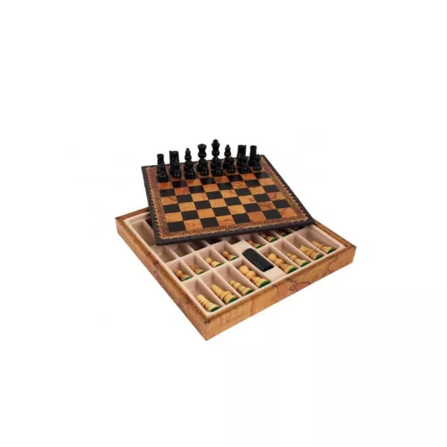 Piezas de ajedrez de madera con tablero de ajedrez de material similar al...