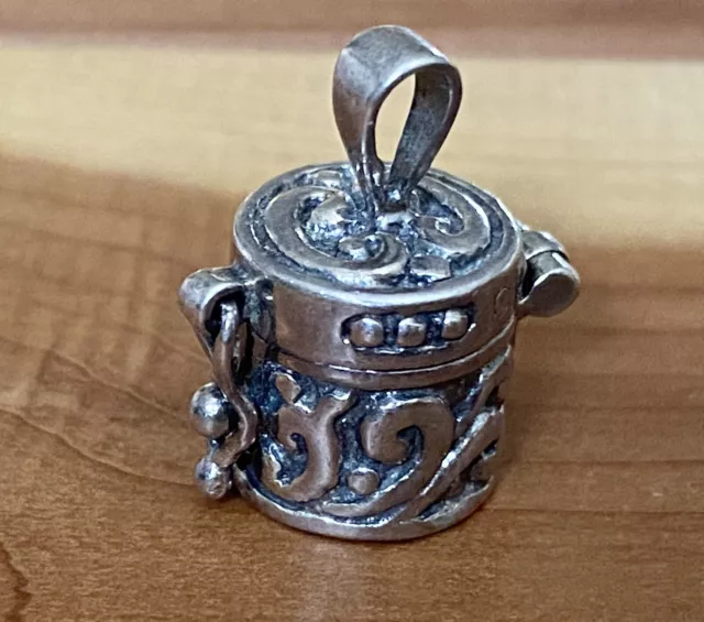 Vintage Sterling Silver 925 AeraVida Round Prayer Box Locket Pendant 6.14 Grams