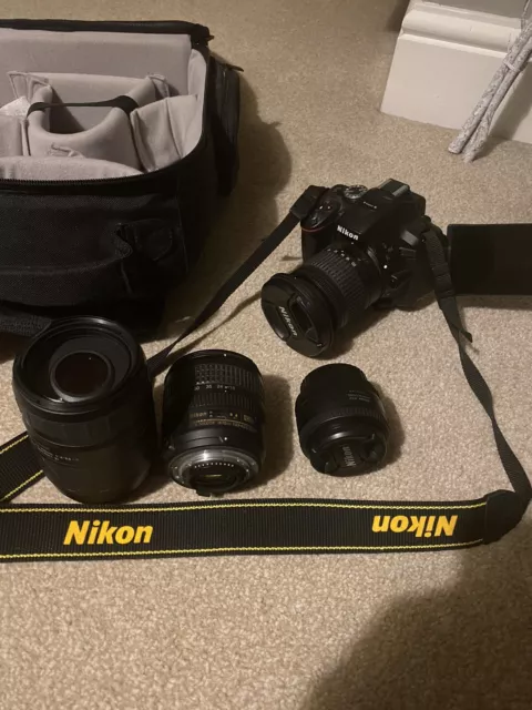 Pack d'appareil photo reflex numérique 24,2 mégapixels Nikon D5300 avec objectifs