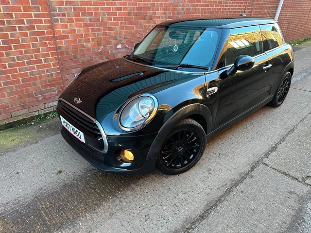 2017 MINI HATCHBACK 1.5 Cooper 3dr Auto HATCHBACK Petrol Automatic