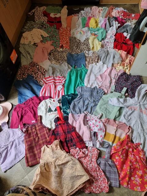 Enorme Pacchetto 76 Pezzi Di Vestiti Per Bambine 6-9 Mesi,
