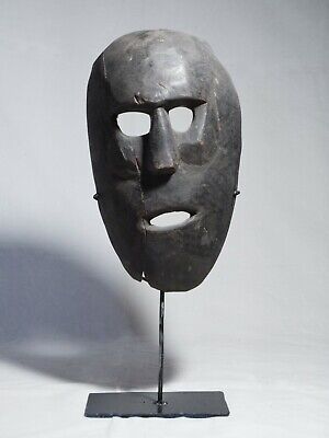 - Atoni mask on stand - Timor - tribal ethnograhic