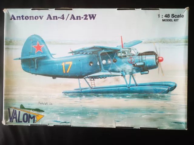 Maquette kit à monter Valom 1/48 Antonov An-4 / An-2W avec superdétaillage