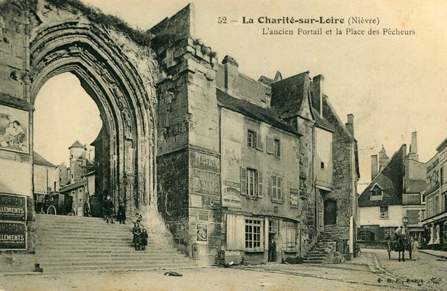 Carte LA CHARITE SUR LOIRE L'ancien Portail et la Place des Pêcheurs
