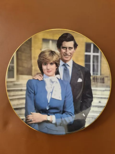 Crown Fine China Royal Wedding 1981 Hrh King Charles & Diana Decorative Plate