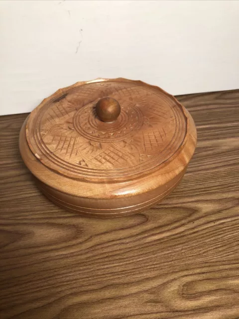 Vtg 50s Hand Turned Hand Carved Round Wooden Trinket Box w/Lid