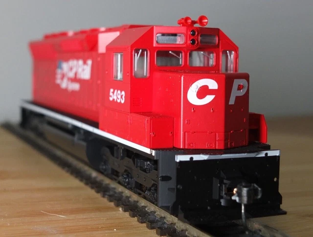 KATO HO CP EMD SD45 HO Scale Model Locomotive #5493 New