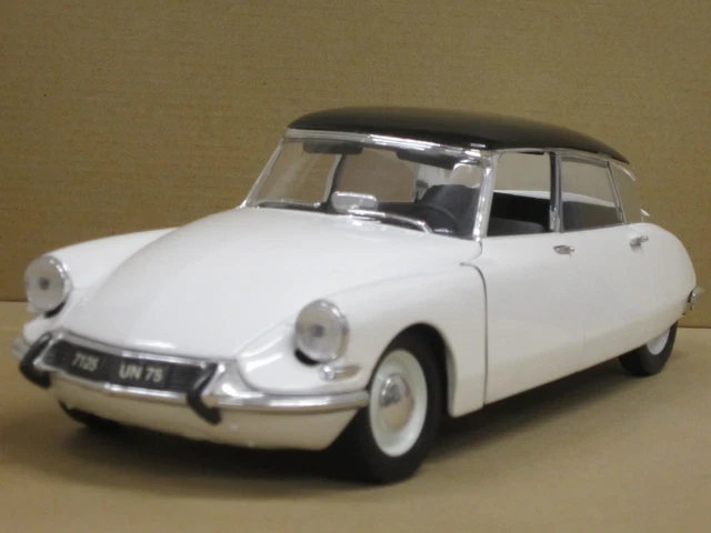 Solido Citroën DS 19 Berline 1963 – Vert, Échelle 1/18 (Occasion, Collection)
